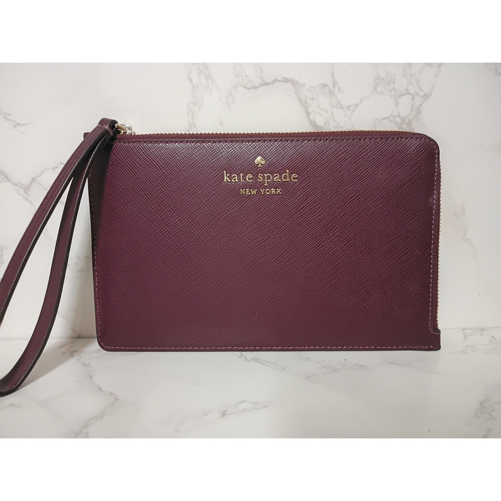 kate spade NWOT New York Plum Saffiano Leather Wristlet